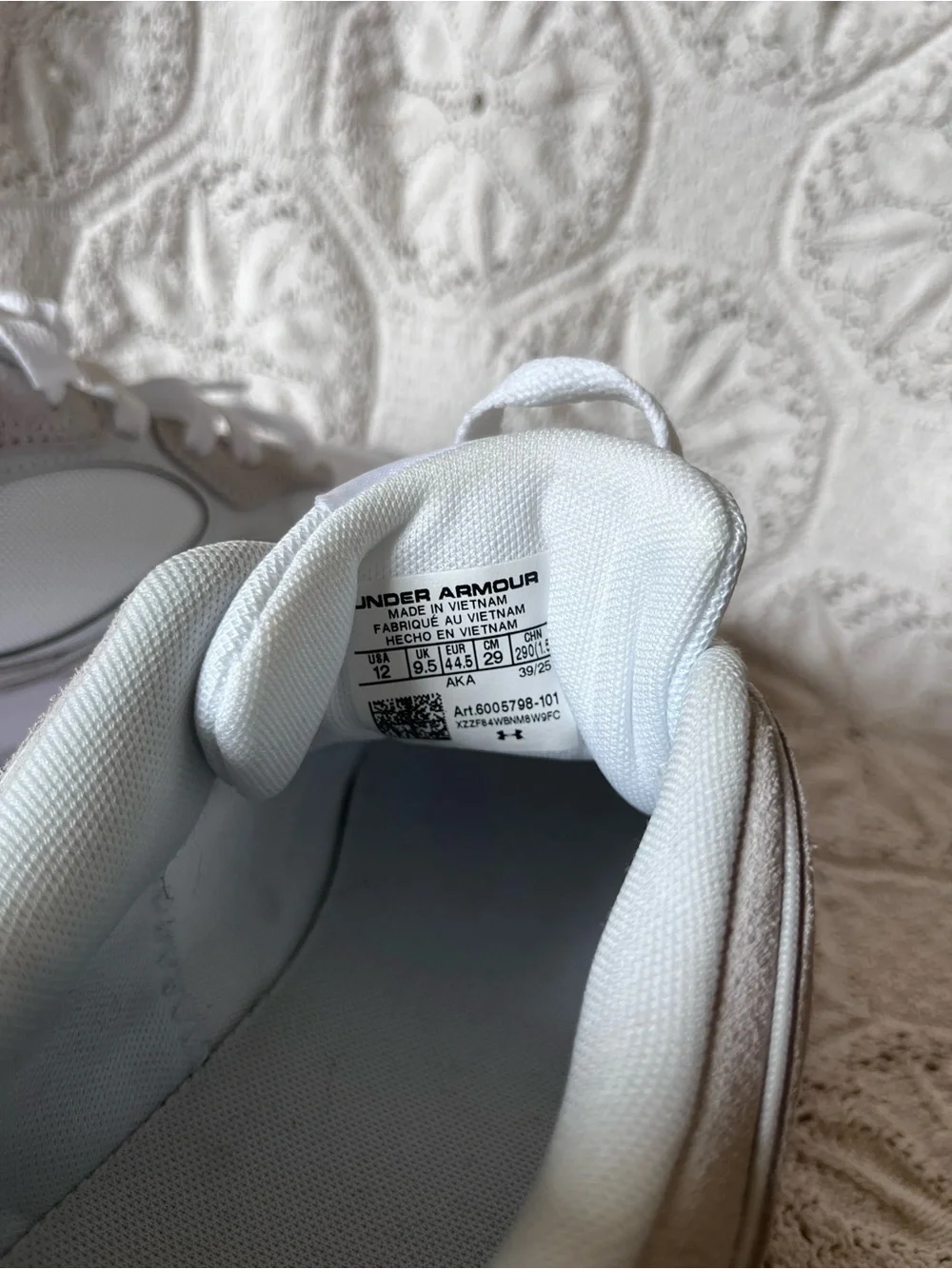 Under Armour sneakers tennis shoes women’s white gray halo suede mirage 12
